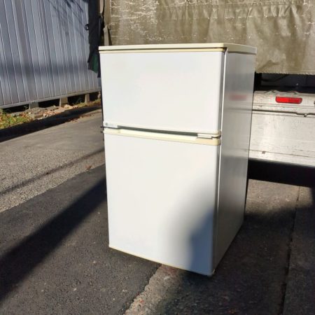 冷蔵庫　ユーイング　UR-D90J