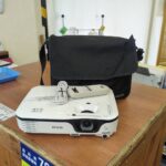 エプソン　プロジェクター　EB-W12