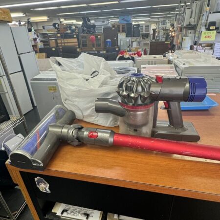 dyson　コードレスクリーナー　SV10