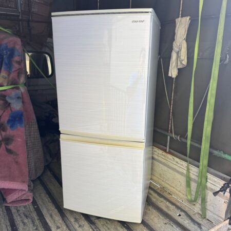 シャープ　冷蔵庫　SJ-14W