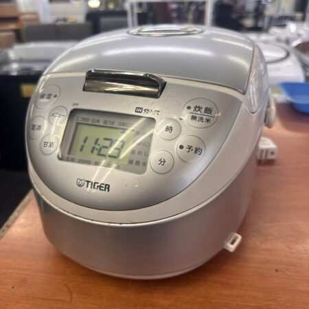 タイガー　炊飯器　JPF-A550